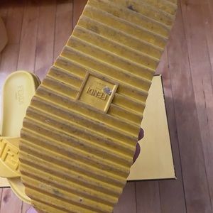 Fendi unisex 2020 collection slides yellow